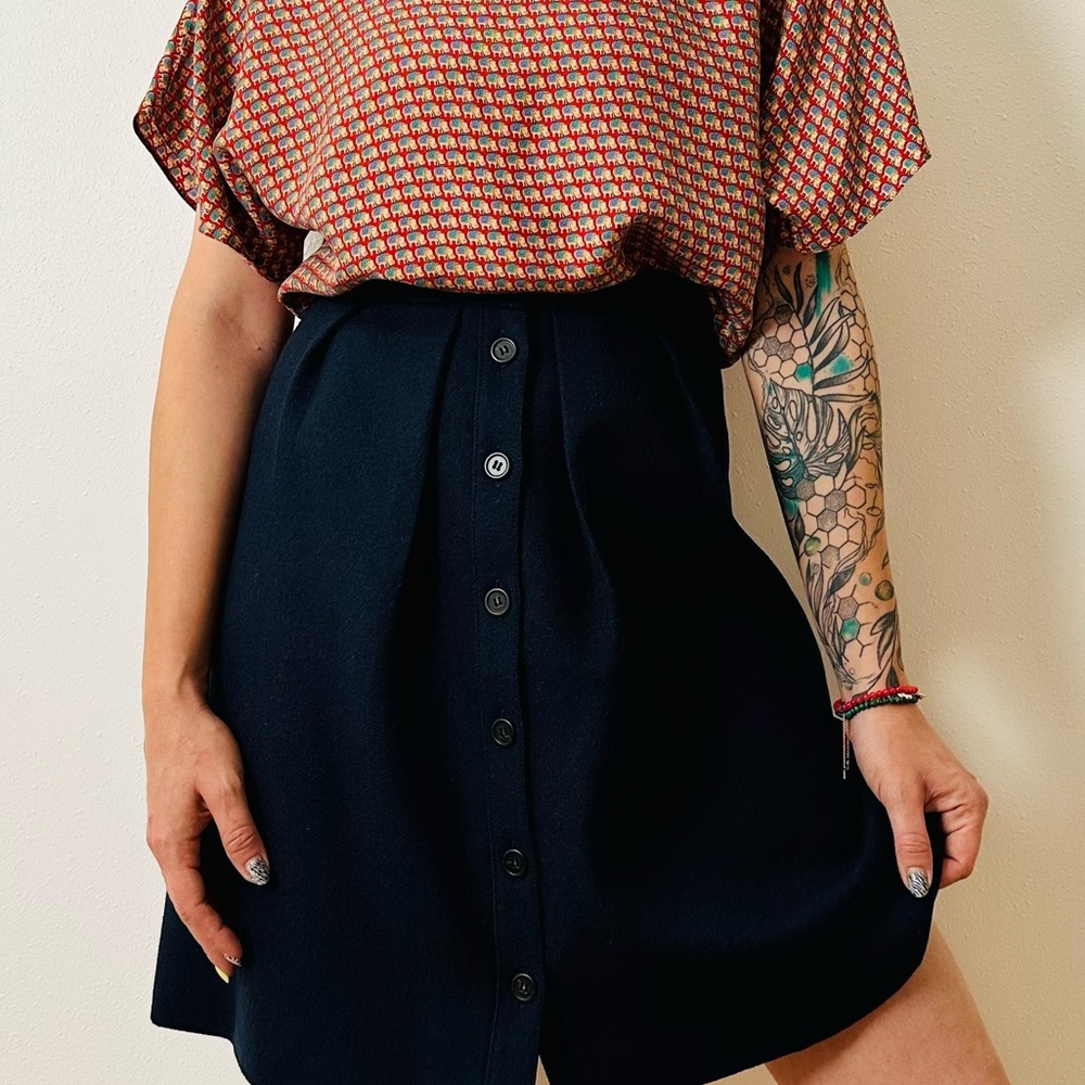 J. Crew flair button down navy skirt 100% wool - Picture 5 of 8